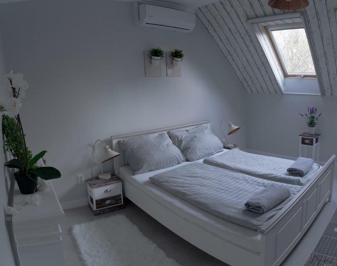 エゲルFarmhouse Apartmanアパートメント エクステリア 写真