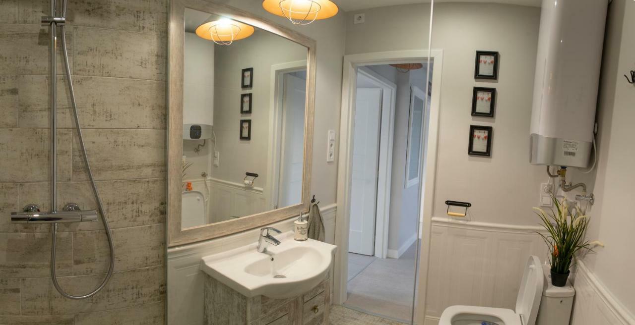 エゲルFarmhouse Apartmanアパートメント エクステリア 写真