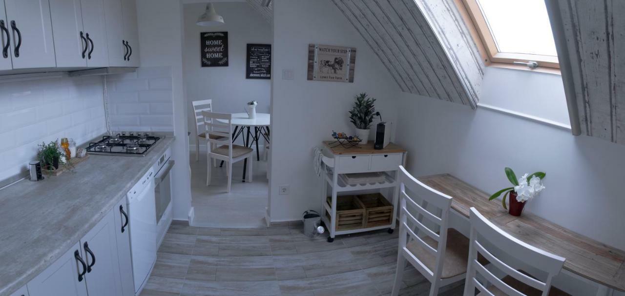 エゲルFarmhouse Apartmanアパートメント エクステリア 写真